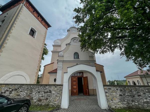 Gereja Maria Diangkat Surga Dan Tempat Kudus Perawan Maria Zbroslawice — Stok Foto
