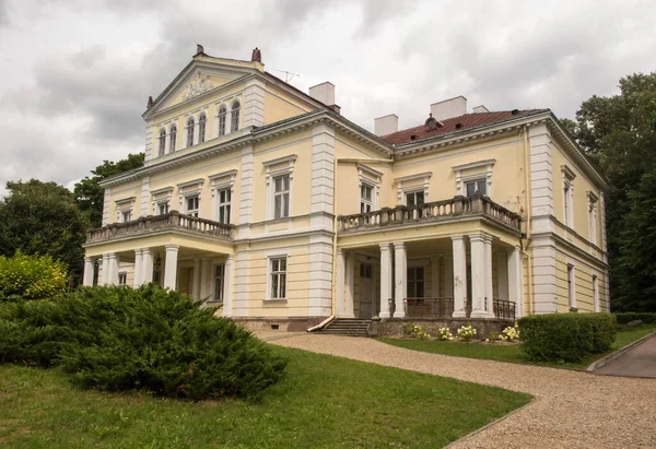 Polonya Nın Zloty Potok Kentindeki Raczynski Sarayı Anda Yerleşim Olmayan — Stok fotoğraf