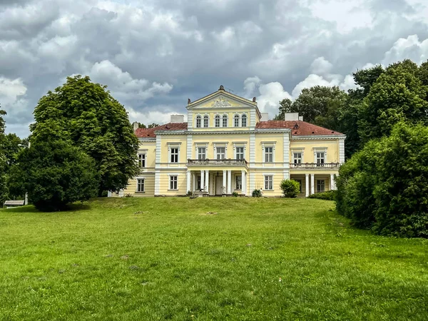 Polonya Nın Zloty Potok Kentindeki Raczynski Sarayı Anda Yerleşim Olmayan — Stok fotoğraf
