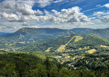 Skrzyczne - Polonya 'nın Batı Karpatlar bölgesindeki Beskid Slaski dağ grubunun en yüksek zirvesi. Polonya Dağları Tacı 'na ait. Klimczok tarafından görüntüle.