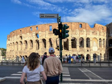 Kolezyum, Roma, İtalya 'nın ünlü tarihi simgesidir..