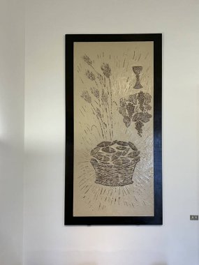 POMPEII, İtalya - 28 Eylül 2023 Pompeii 'deki Meryem Anamız Bazilikası' nın arka tarafında olağandışı görüntüler. Ekmek ve şarap..