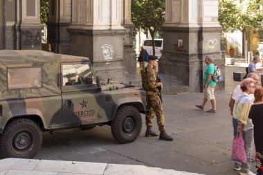 Napoli, İtalya - 28 Eylül 2023: Orada toplanan 