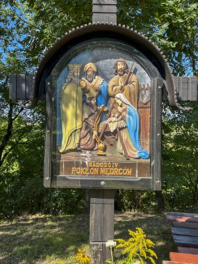 Hrubieszow, Polonya, 4 Eylül 2023: Hrubieszow 'daki Sokal Leydimizin Sığınağı etrafındaki Fransisken Şapeli' nin tasviri. Dördüncü Neşe 