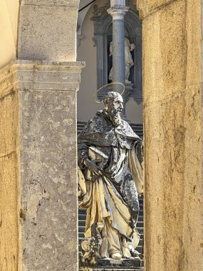 Monte Cassino, İtalya, 26 Eylül 2023: Saint Benedict Anıtı, Monte Cassino, İtalya Benedictine Manastırı.