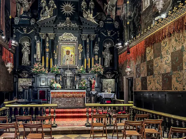 stock image Czestochowa, Poland, April 19, 2024: Jasna Gora Monastery: chapel and wonderful painting of the Black Madonna of Czestochowa (Our Lady of Czestochowa).