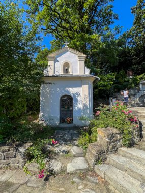 Stary Sacz, Polonya 'daki St. Kinga Kilisesi ve Baharı.