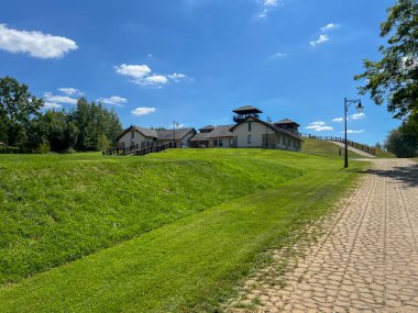 Sosnia Gora tepesindeki Silezya Botanik Parkı.