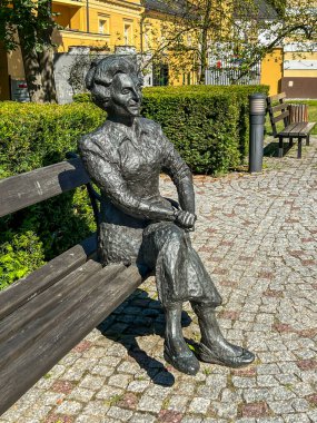 Koszecin, Polonya, 17 Ağustos 2024: Polonya 'nın Koszecin kentindeki Ensemble' nin yanındaki parkta 