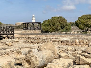 Nea Paphos Arkeoloji Parkı - Kıbrıs 'ın modern Paphos kenti yakınlarındaki antik bir Yunan ve Roma kentinin kalıntılarını kapsayan bir arkeoloji kompleksi..