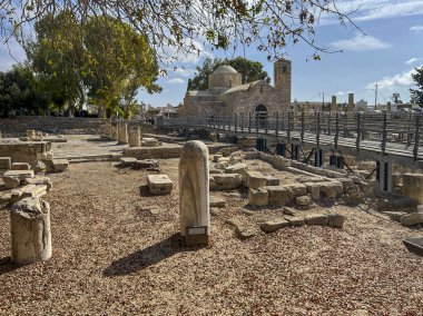 Havari Aziz Paul 'un Kıbrıs' ın Paphos kentinde kırbaçlandığı sütun. Panayia Chrysopolitissa Kilisesi.