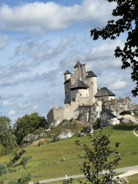 Bobolice Kalesi, Polonya 'nın Krakow-Czestochowa tepesinde..
