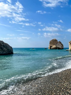 Yunan mitolojik tanrıçasının doğduğu yer olan Kouklia köyü yakınlarındaki Kıbrıs 'ta Afrodit Kayası.