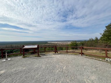 Polonya 'nın Klucze kasabası yakınlarındaki Bledowska Çölü' ne Çek Cumhuriyeti bakış açısı.