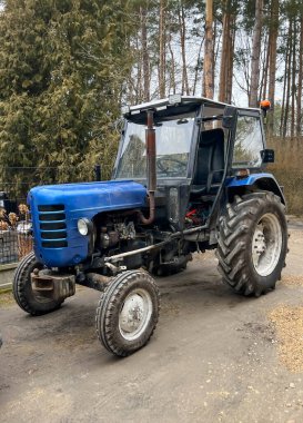 Eski bir Polonya yapımı traktör, Ursus marka..