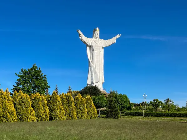 Dünyadaki en büyük Hz. İsa figürü Swiebodzin, Polonya 'da yer almaktadır..