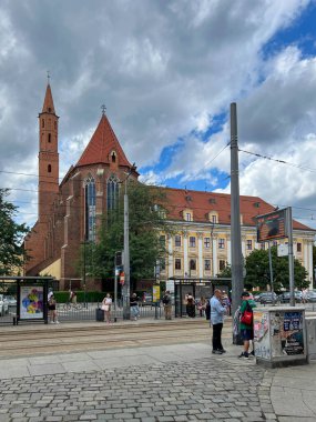 Wroclaw, Polonya, 22 Temmuz 2025: Polonya 'nın Wroclaw kentinde bulunan Yunan Katolik St. Vincent ve St. James Katedrali.