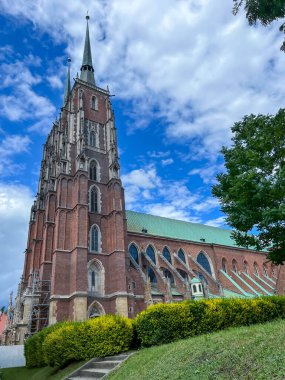 Polonya 'nın Wroclaw kentindeki Ostrow Tumski' deki Aziz John Katedrali.