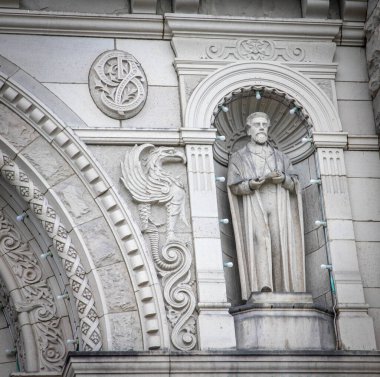 İngiliz Kolombiya parlamentosunda heykel  