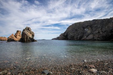 Newfoundland sahilindeki kayalık koy