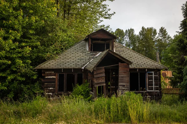 Старый Заброшенный Деревянный Дом Британской Колумбии Стоковое Фото