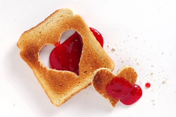 Toastbrot Mit Herzförmigem Schnitt Und Marmelade Scheiben Schneiden Weißer Hintergrund — Stockfoto