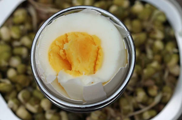Mung Fasulyesi Kahvaltı Yumurtası Güne Sağlıklı Bir Başlangıç — Stok fotoğraf