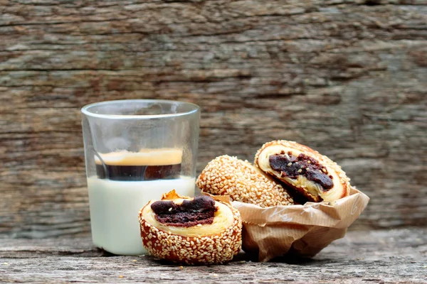 Макрота Бель Агва Печиво Кавою Молочною Піною — стокове фото