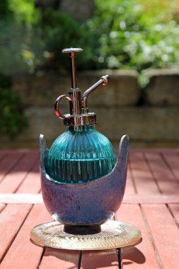 Bahçedeki su atomizörü.