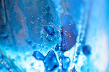 Mavi su ve buzdan sanat