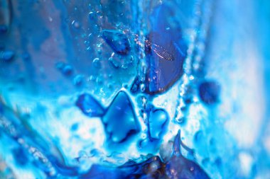 Mavi su ve buzdan sanat