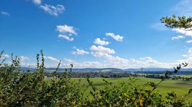 Emmerthal Belediyesi, Earberg Parkı ve Weser Nehri