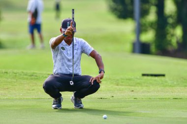 Malezyalı Shahriffuddin Ariffin, Kelab Golf Seri Selangor 'daki PKNS Selangor Masters' ın 22. Petling Jaya, Malezya 26 Kasım 2022.