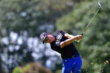 PETALING JAYA, NOV 24: Tayland 'dan Suteepat Prateeptienchai, Kelab Golf Seri Selangor' da Selangor Masters 'ın 22. Raundunda çekildi. Petling Jaya, Malezya 24 Kasım 2022.