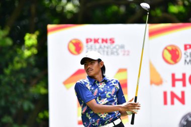 PETALING JAYA, NOV 24: Malezyalı Ezmeer Merican, Kelab Golf Seri Selangor 'da PKNS Selangor Masters' ın 22. Raundunda çekildi. Petling Jaya, Malezya 24 Kasım 2022.