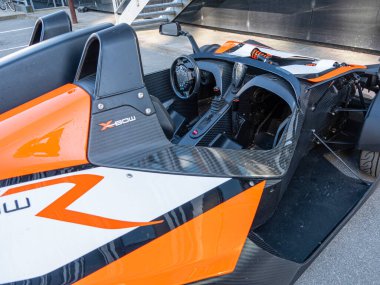 Avusturyalı otomotiv üreticisi KTM tarafından üretilen KTM X-Bow (tatar yayı) ultra hafif spor arabasının kabini. Kopenhag, Danimarka - 2 Haziran 2023.