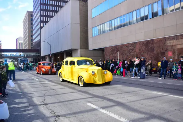 Des Moines, Iowa, ABD - 16 Aralık 2024: Des Moines Iowa 'daki Aziz Patrick Geçidi