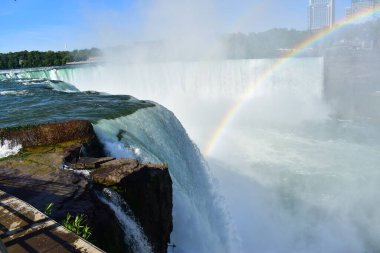 Büyük Şelalenin Görkemli Şelalesi: