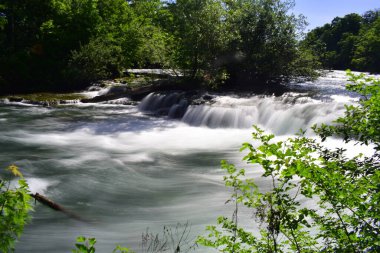 Büyük Şelalenin Görkemli Şelalesi: