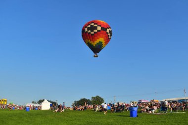 Indianola, Iowa, ABD - Ağustos 03, 2024: Ulusal Balon Klasik Sıcak Hava Balonu Festivali
