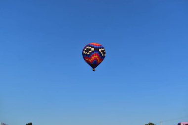 Indianola, Iowa, ABD - Ağustos 03, 2024: Ulusal Balon Klasik Sıcak Hava Balonu Festivali