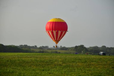Indianola, Iowa, ABD - Ağustos 03, 2024: Ulusal Balon Klasik Sıcak Hava Balonu Festivali