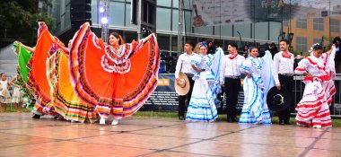 Des Moines, Iowa, ABD - 22 Ağustos 2024: Iowa Latin Mirası Festivali