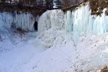 Frozen Minnehaha Waterfalls in Minneapolis, Minnesota clipart