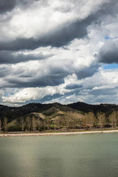 Ποταμός Του Δούναβη Δραματικά Σύννεφα Σερβία — Φωτογραφία Αρχείου