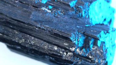Tourmaline siyah olarak işlenmedi