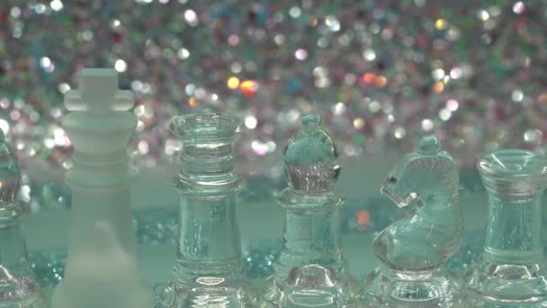 背景を持つガラスチェスの駒 — ストック動画