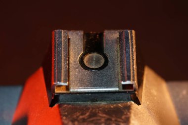 Körüklü ve objektifli eski fotoğraf makinesi