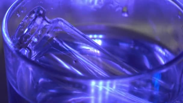 Vidro Água Cristal Com Sem Água — Vídeo de Stock