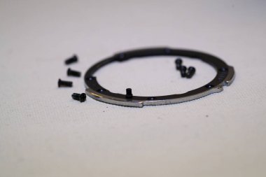 Fotoğraf için objektifi parçalarına ayırıp temizleyin.